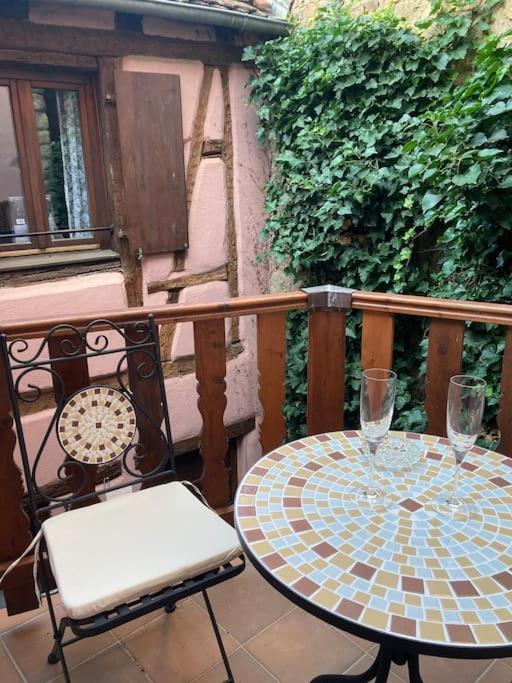 Appartement La Sorciere In A Typical Alsatian House à Rouffach Extérieur photo